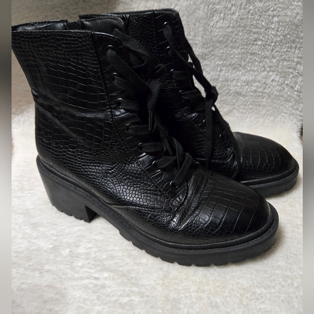 A New Day Faux Black Reptile Print Zip Side Lace Up Moto Combat Boots Size: 11